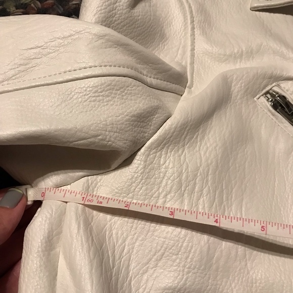 Christmas gift alert!! NWT white biker style faux leather jacket - Picture 11 of 15